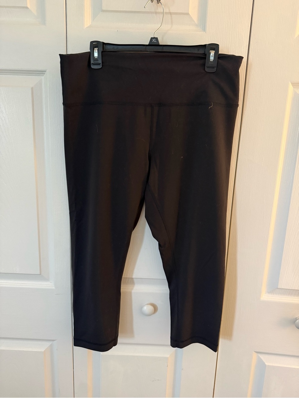 Black cropped Lululemon Leggings